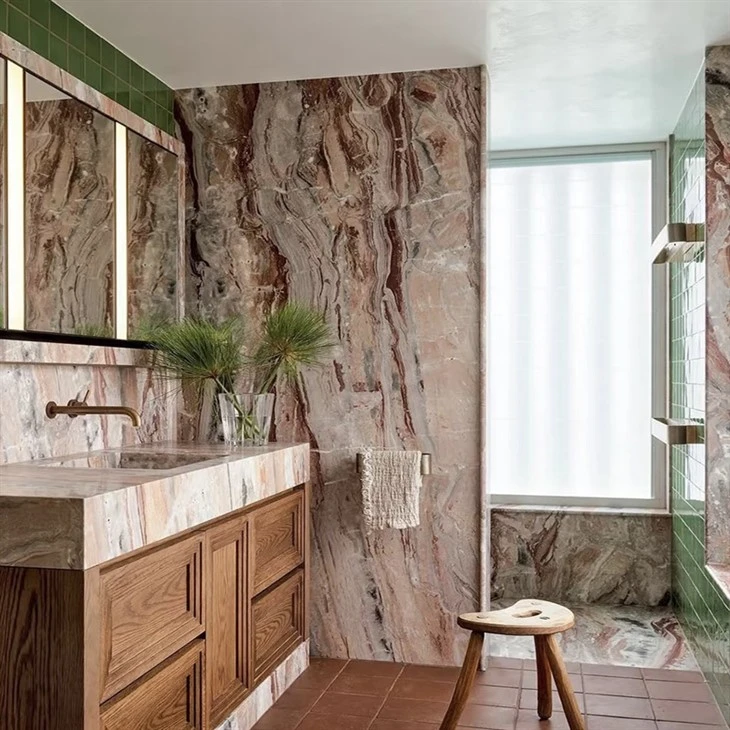 Arabescato Orobico Rosso Bathroom